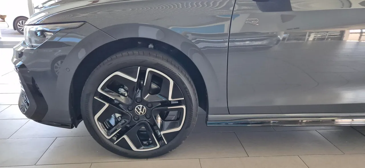 Golf RLine Plus 1.4 TSI 110 kW 8speed Tiptronic — photo 4