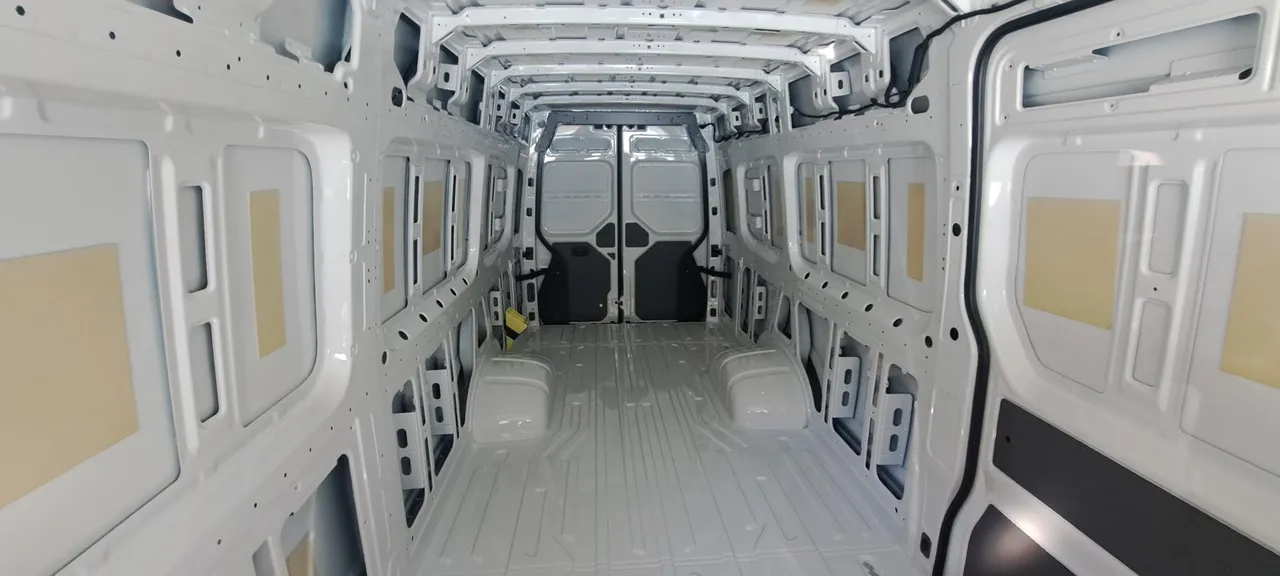 CRAFTER 50 TDI 2.0 XLWB Auto — photo 2