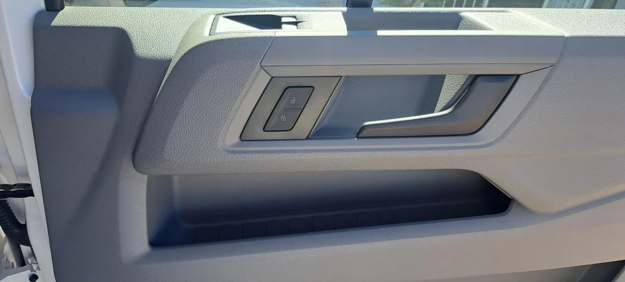 CRAFTER 50 TDI 2.0 XLWB Auto — photo 3