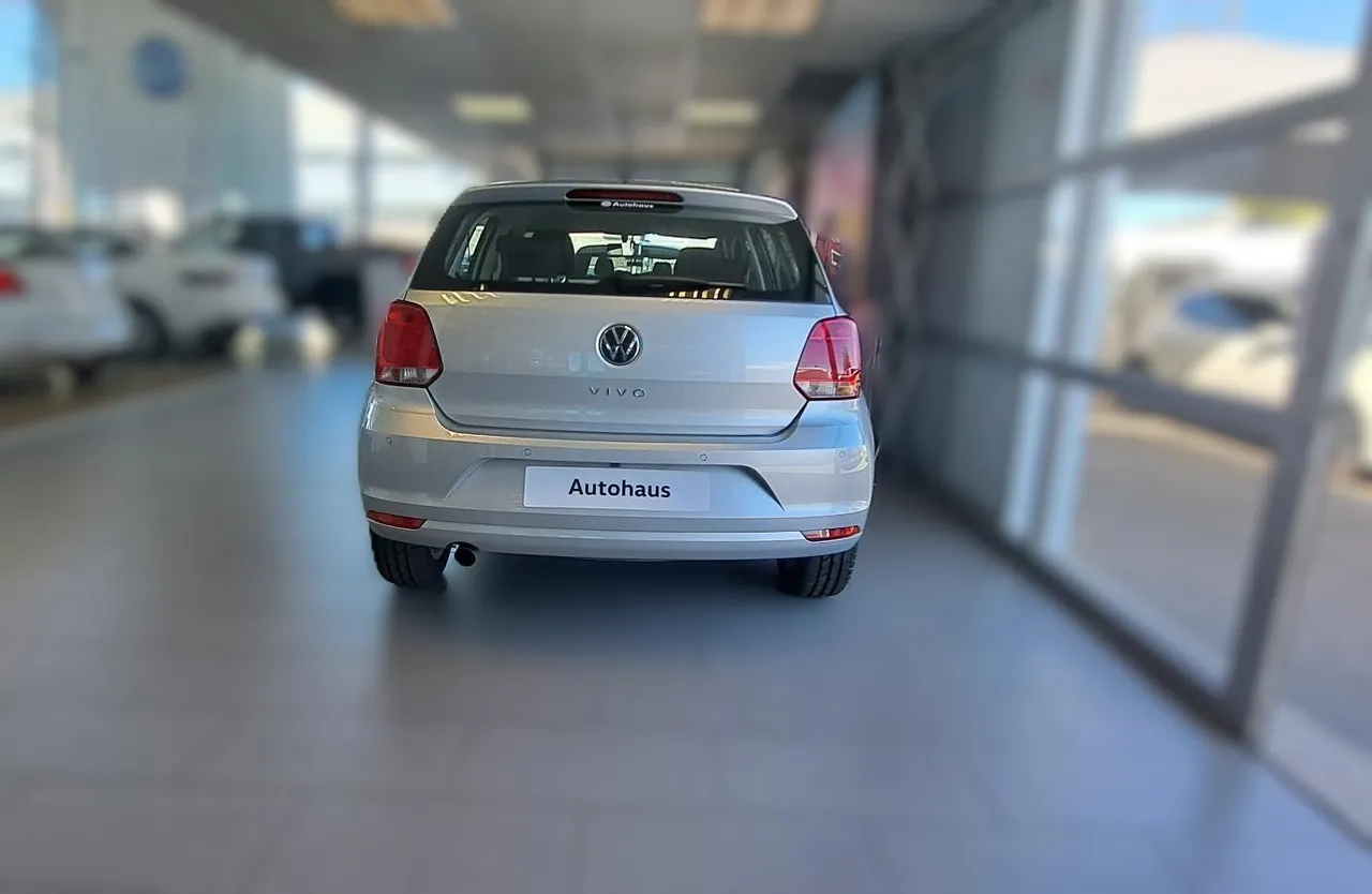 POLO VIVO LIFE 1.4 MANUAL — photo 3