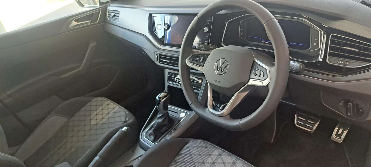Polo 1.0 TSI DSG — photo 2