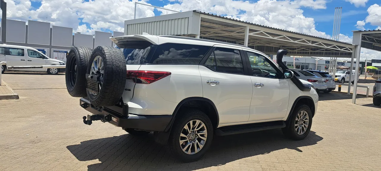 Toyota Fortuner 2.8 GD-6 — photo 4