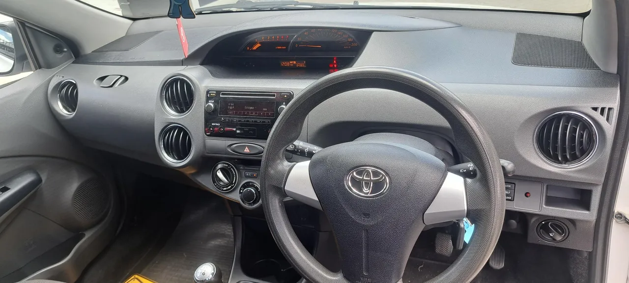 Toyota ETIOS 1.5 Xs/SPRINT 5Dr — photo 7