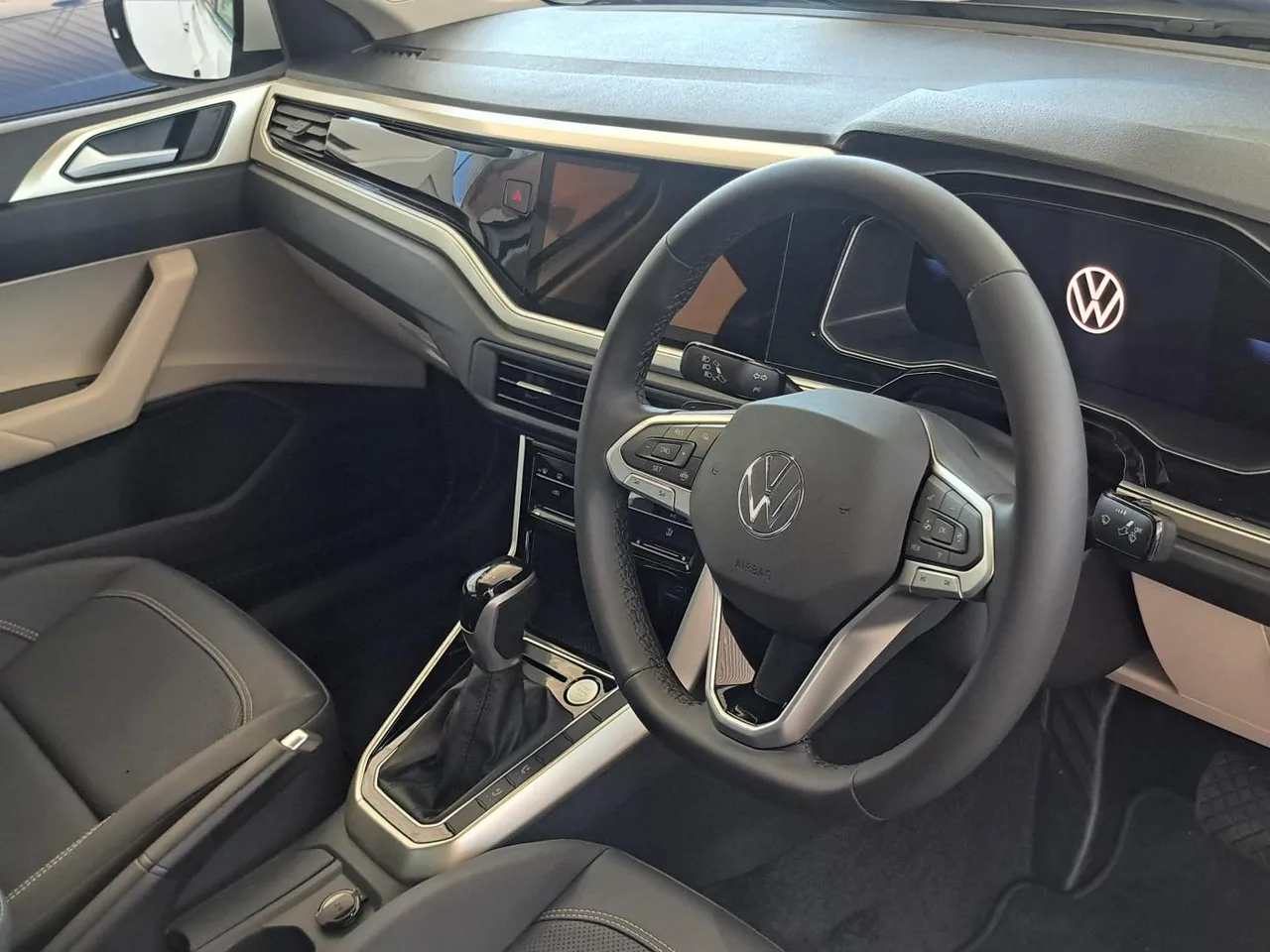 Polo Sedan 1.0 TSI Style — photo 6