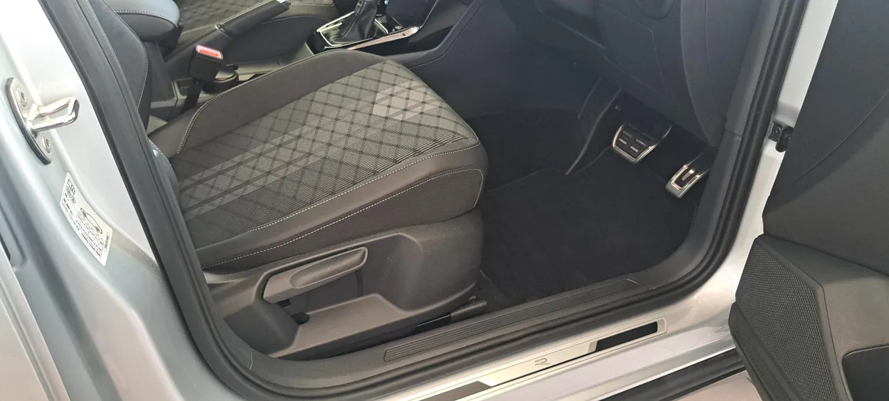 T-Cross 1.0 TSI RLINE DSG — photo 3