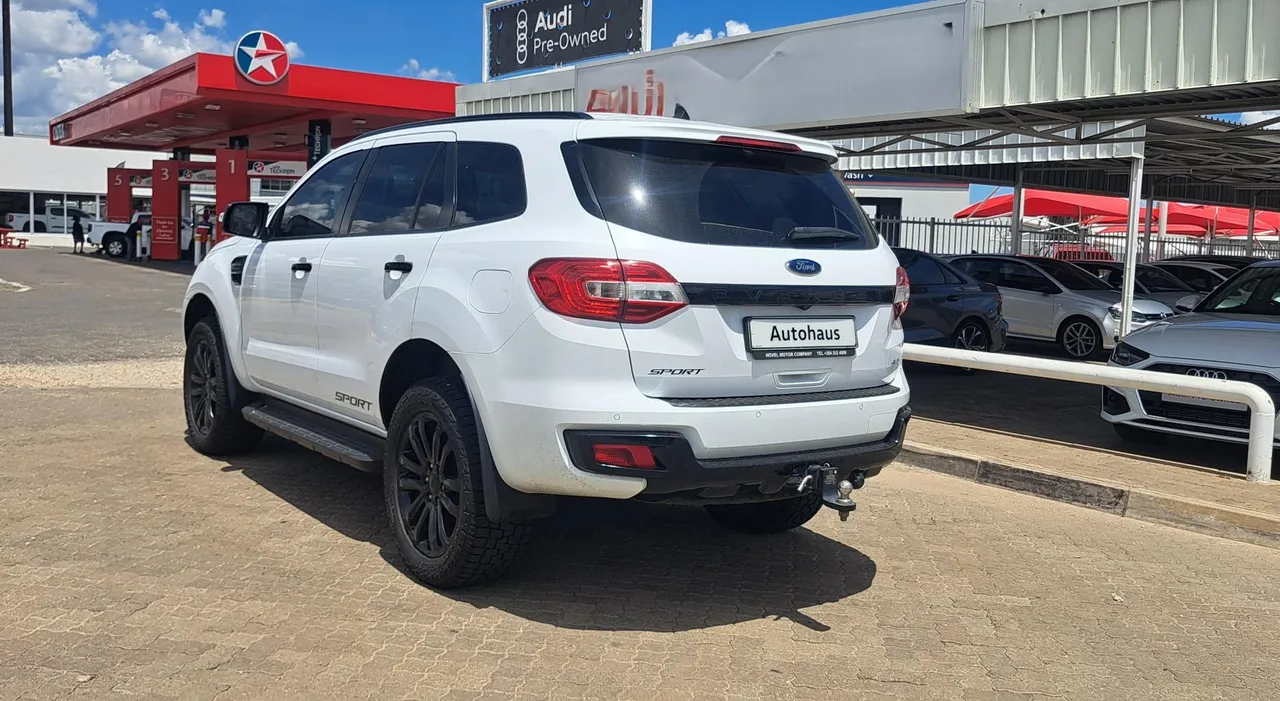 FORD EVEREST 2.0D XLT 4X4 — photo 2