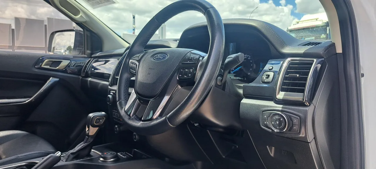 FORD EVEREST 2.0D XLT 4X4 — photo 6