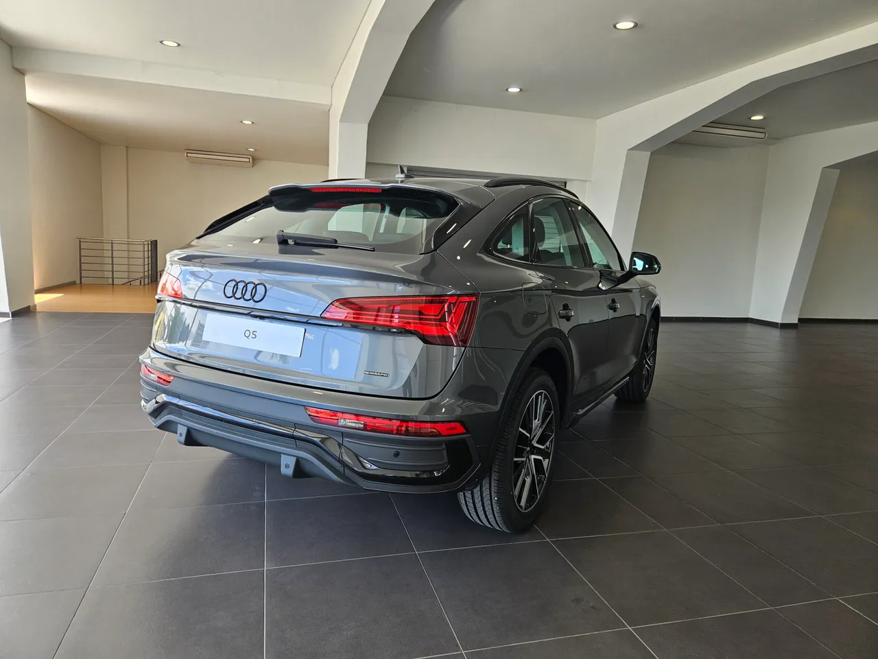 Audi Q5 Sportback 45 TFSI Black Edition — photo 4