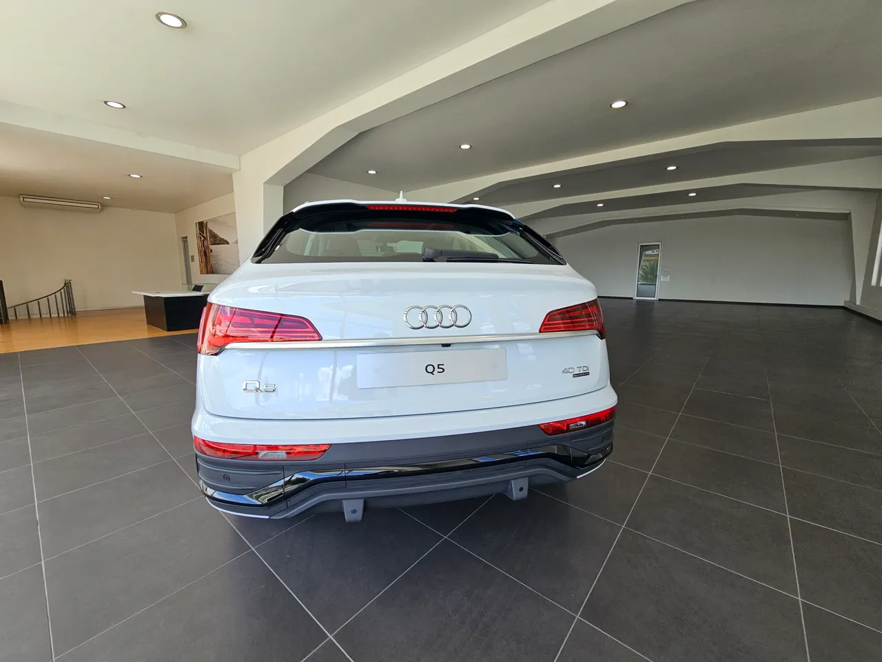 Audi Q5 Sportback 40 TDI — photo 6