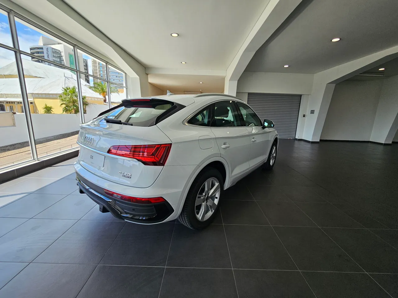 Audi Q5 Sportback 40 TDI — photo 8