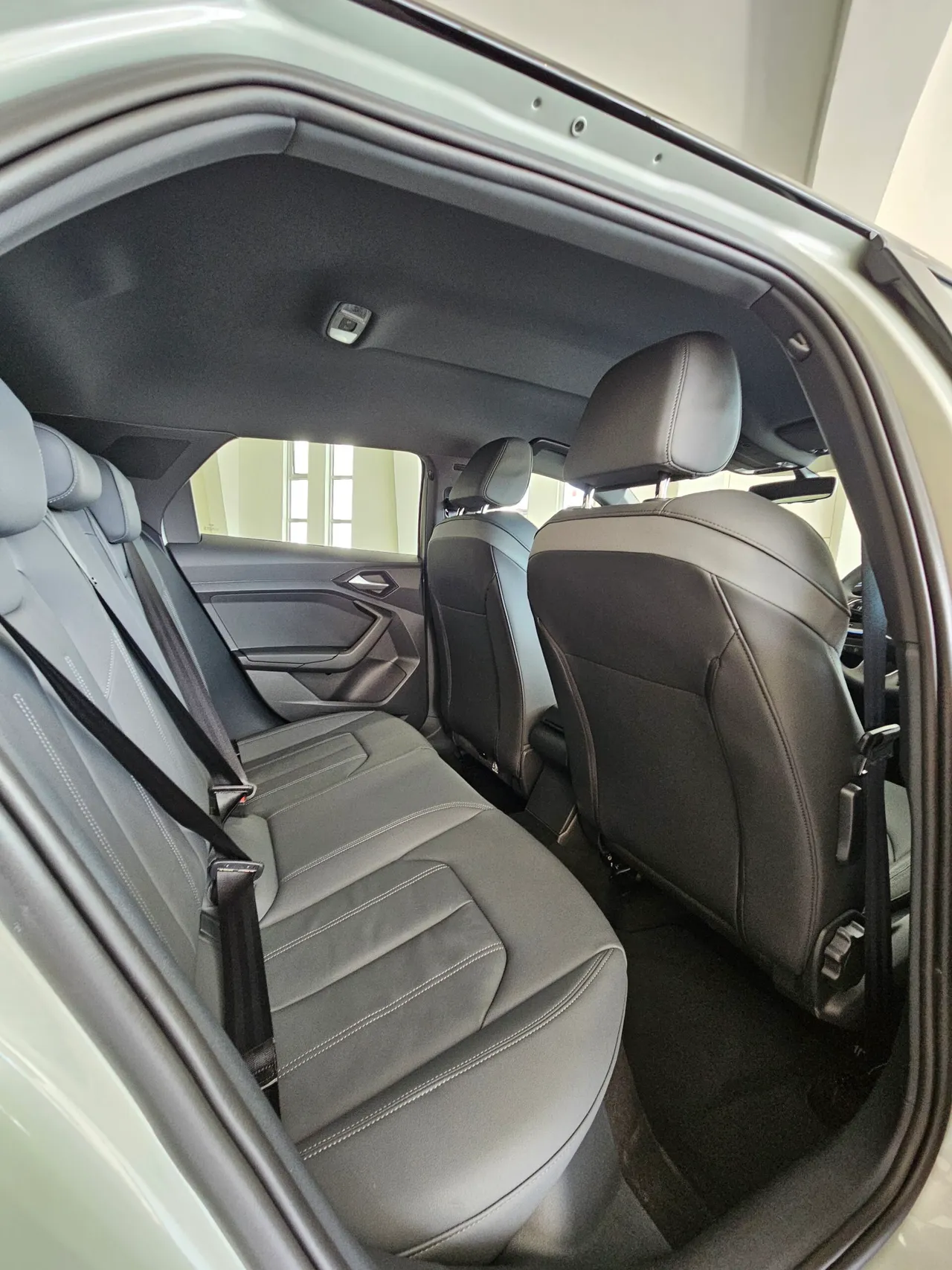Demo Audi A1 Sportback 30 TFSI S tronic Black Edition — photo 2