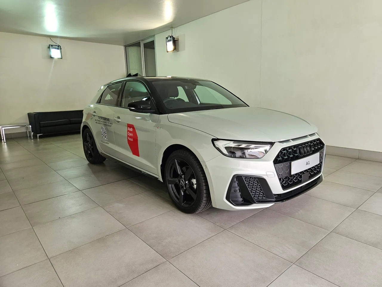 AUDI A1 SPORTBACK 30 TFSI S TRONIC BLACK EDITION — photo 2