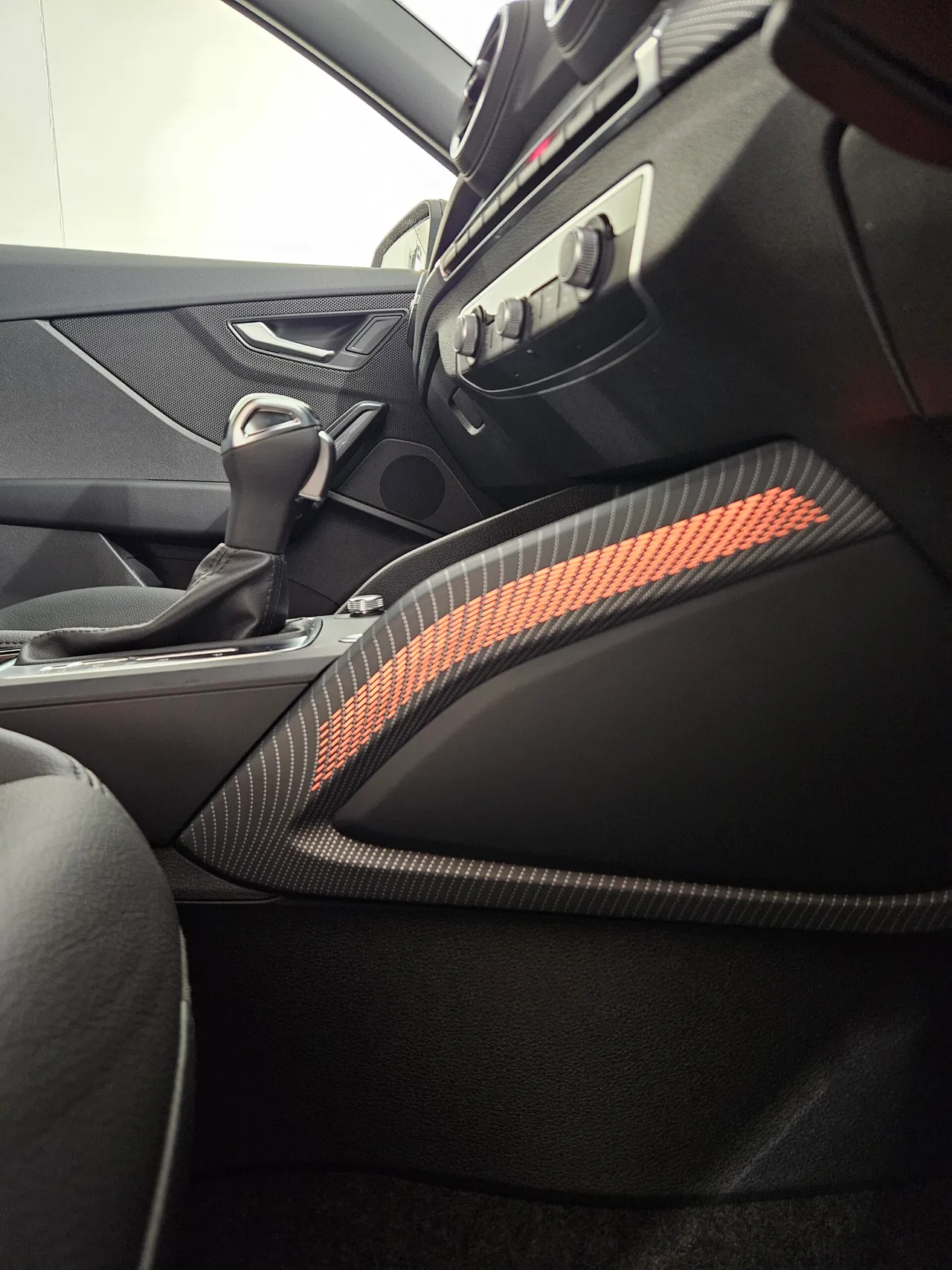 Audi Q2 35 TFSI Tiptronic Black Edition — photo 8