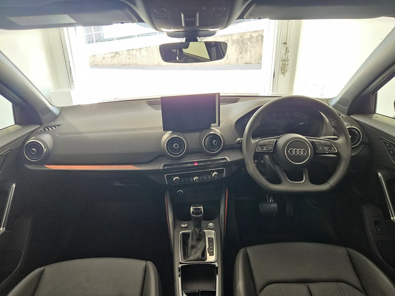 Audi Q2 35 TFSI Tiptronic Black Edition — photo 2