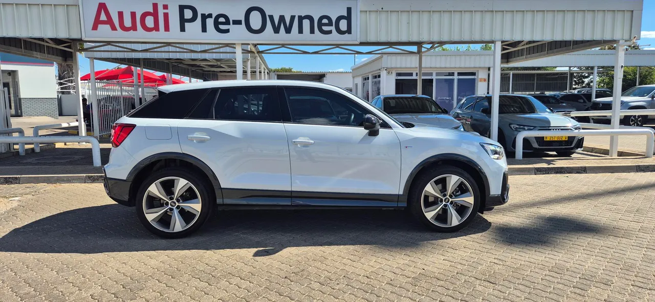 AUDI Q2 35 TFSI TIPTRONIC BLACK EDITION — photo 4