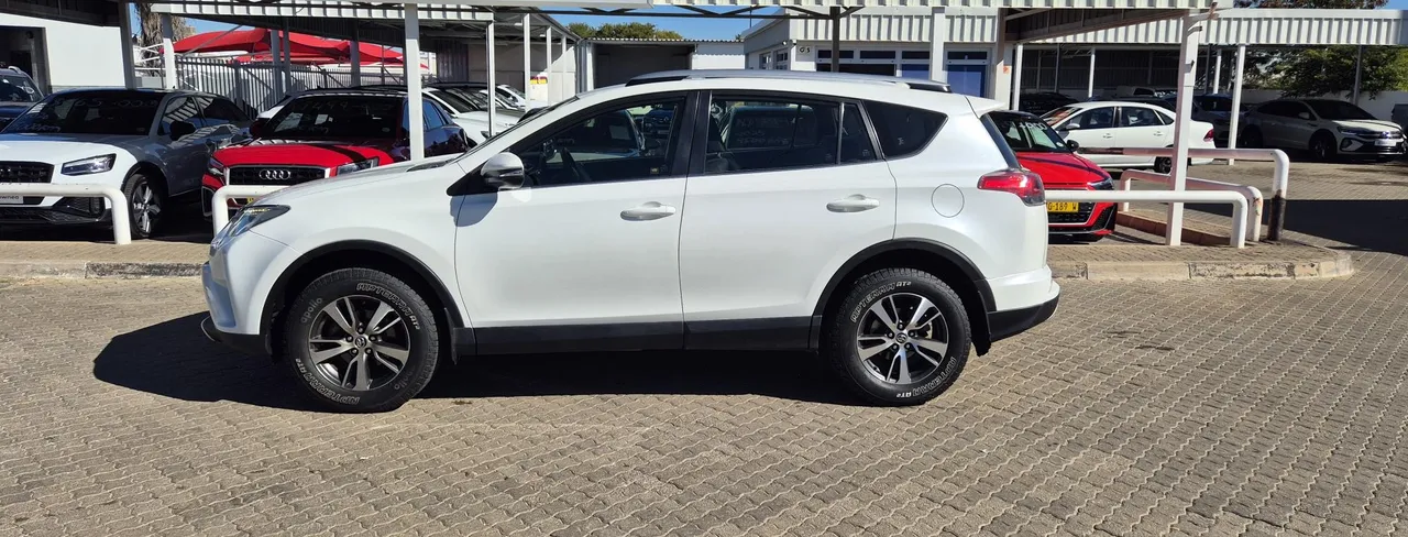 Toyota Rav 4 2.0 GX — photo 3