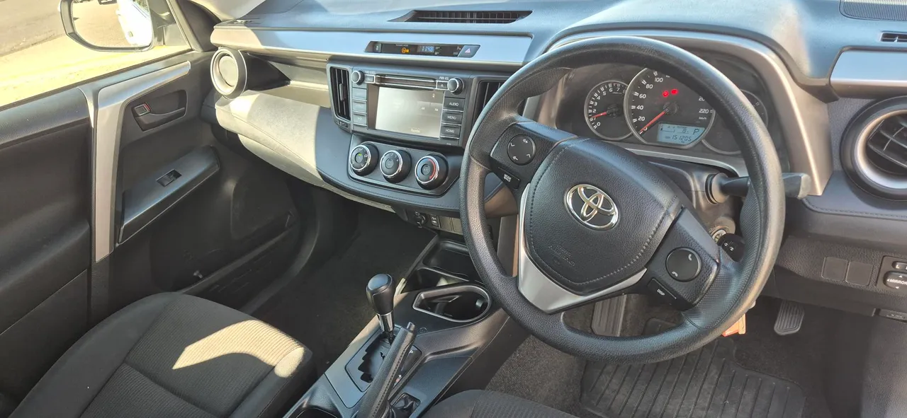 Toyota Rav 4 2.0 GX — photo 5
