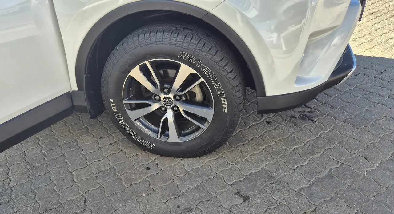 Toyota Rav 4 2.0 GX — photo 7