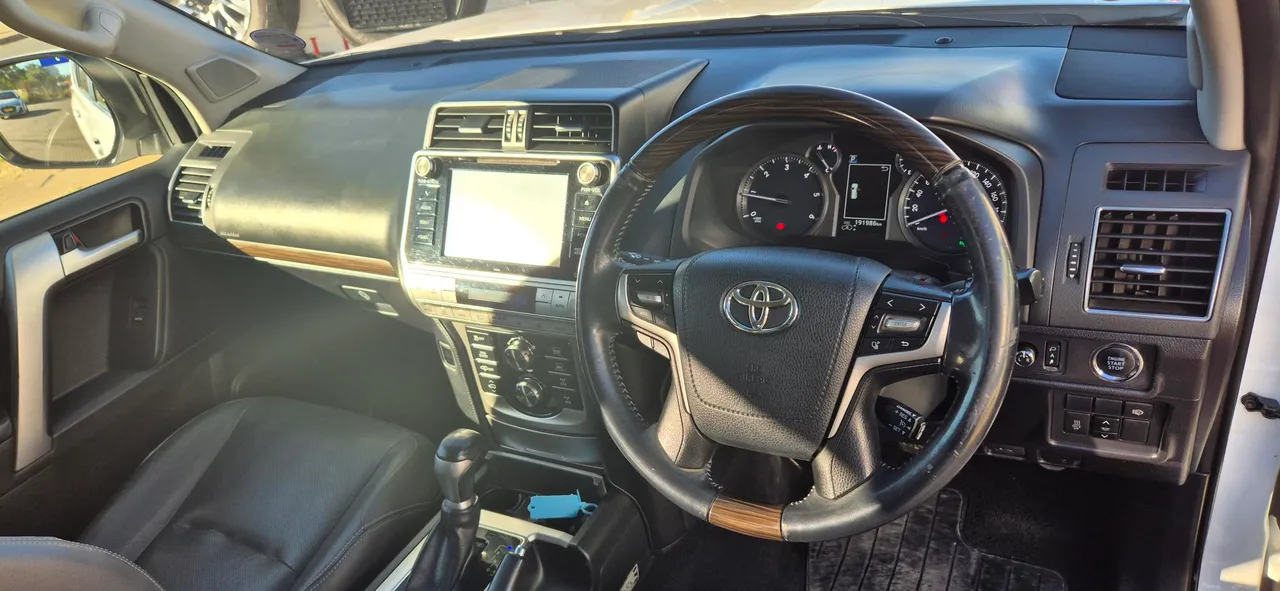Toyota Prado 3.0 — photo 7