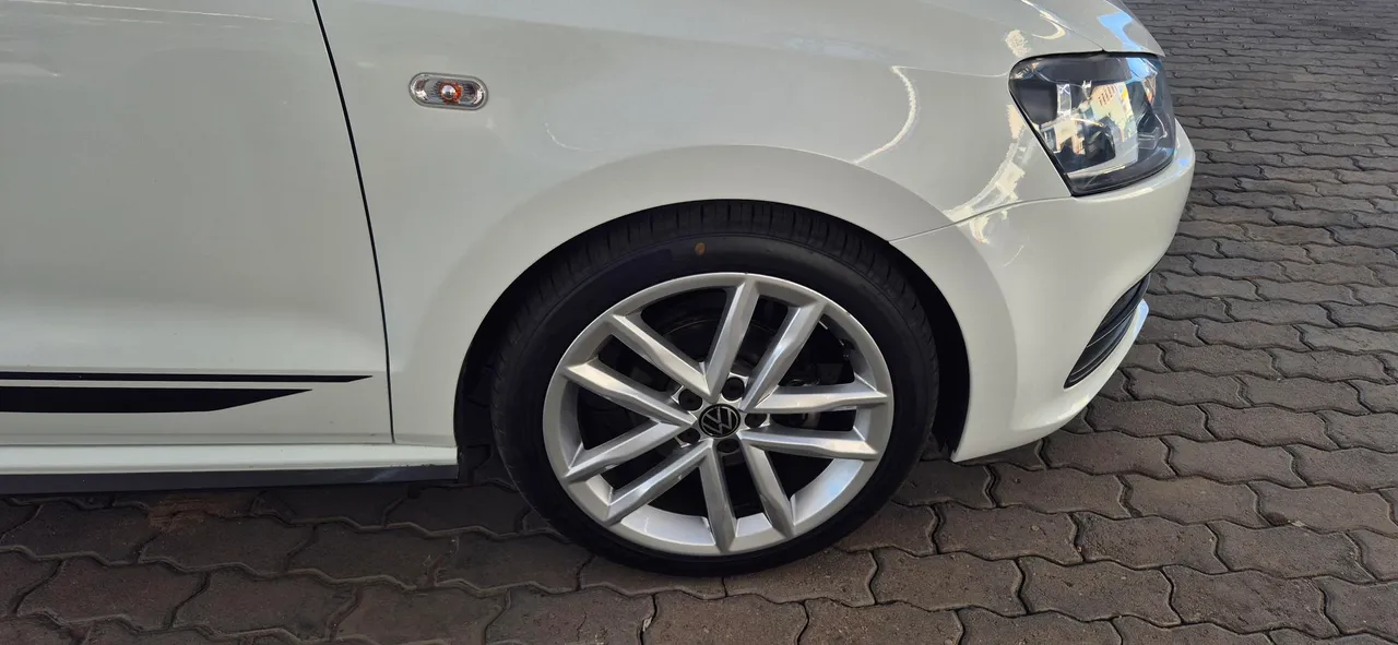 Polo Vivo 1.0 GT — photo 5