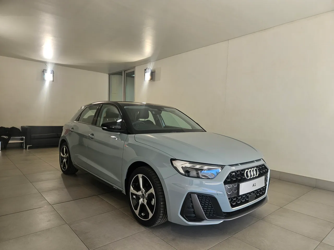 AUDI A1 SPORTBACK 30 TFSI STRONIC SLINE — photo 3