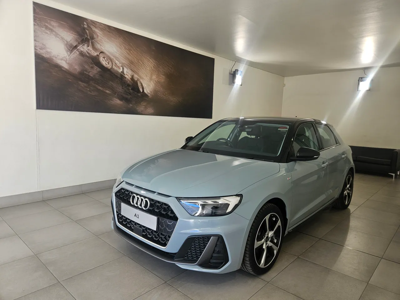 AUDI A1 SPORTBACK 30 TFSI STRONIC SLINE — photo 2