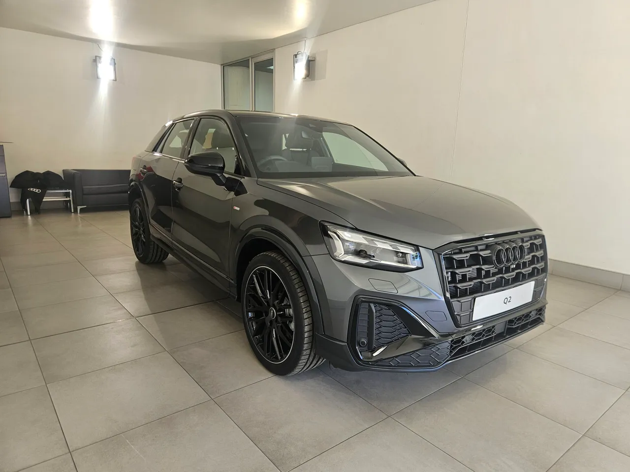 AUDI Q2 TFSI TIPTRONIC BLACK EDITION — photo 2
