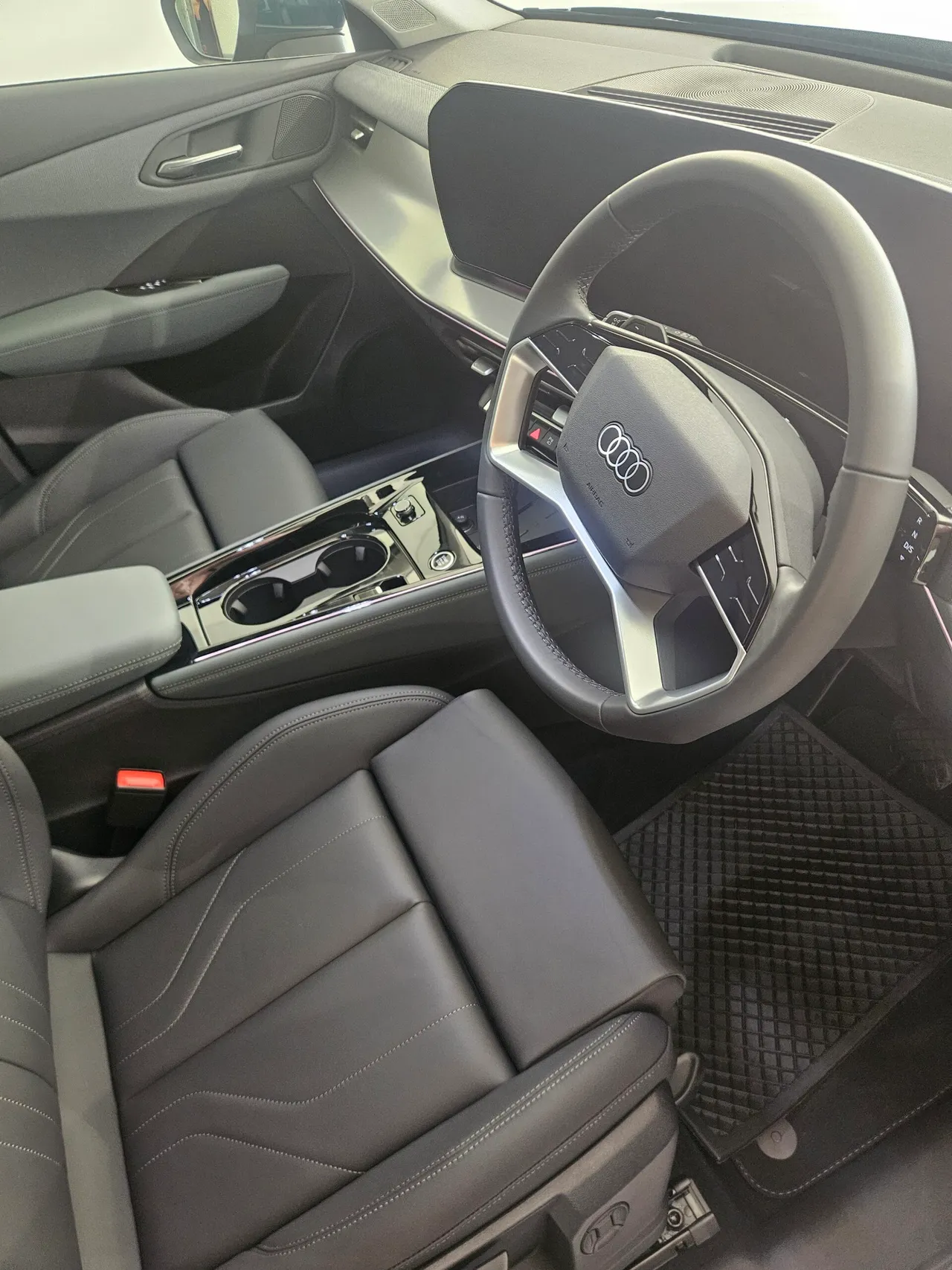 Audi Q3 TFSI 110 kW S tronic Advanced — photo 3