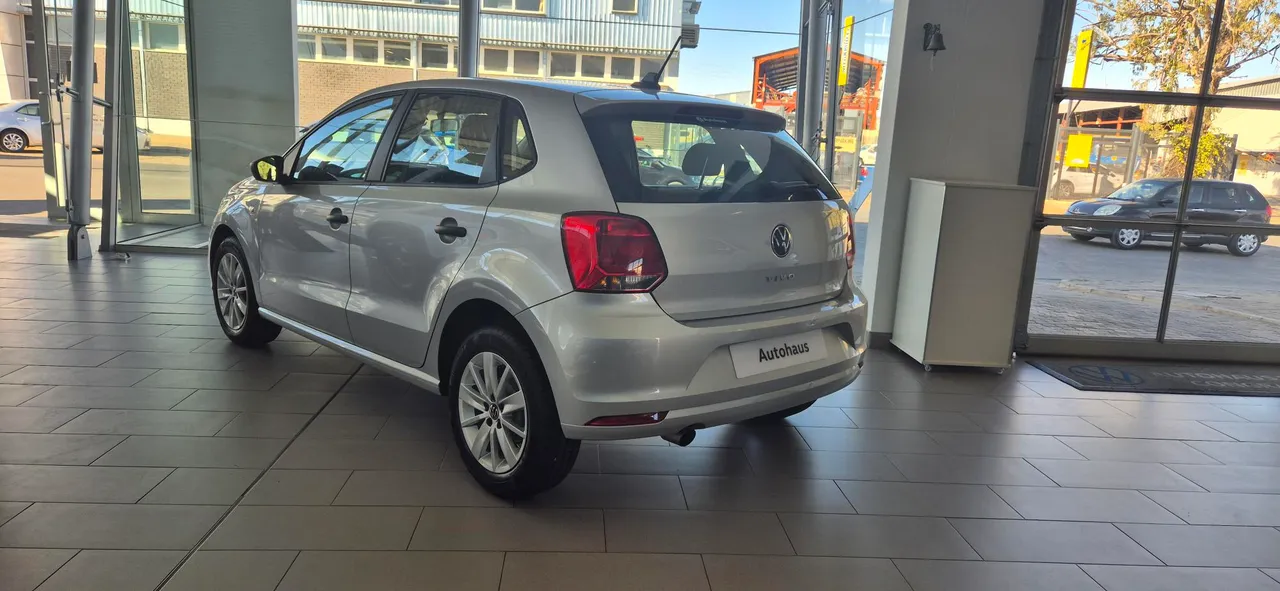 Polo Vivo 1.4 Manual — photo 2