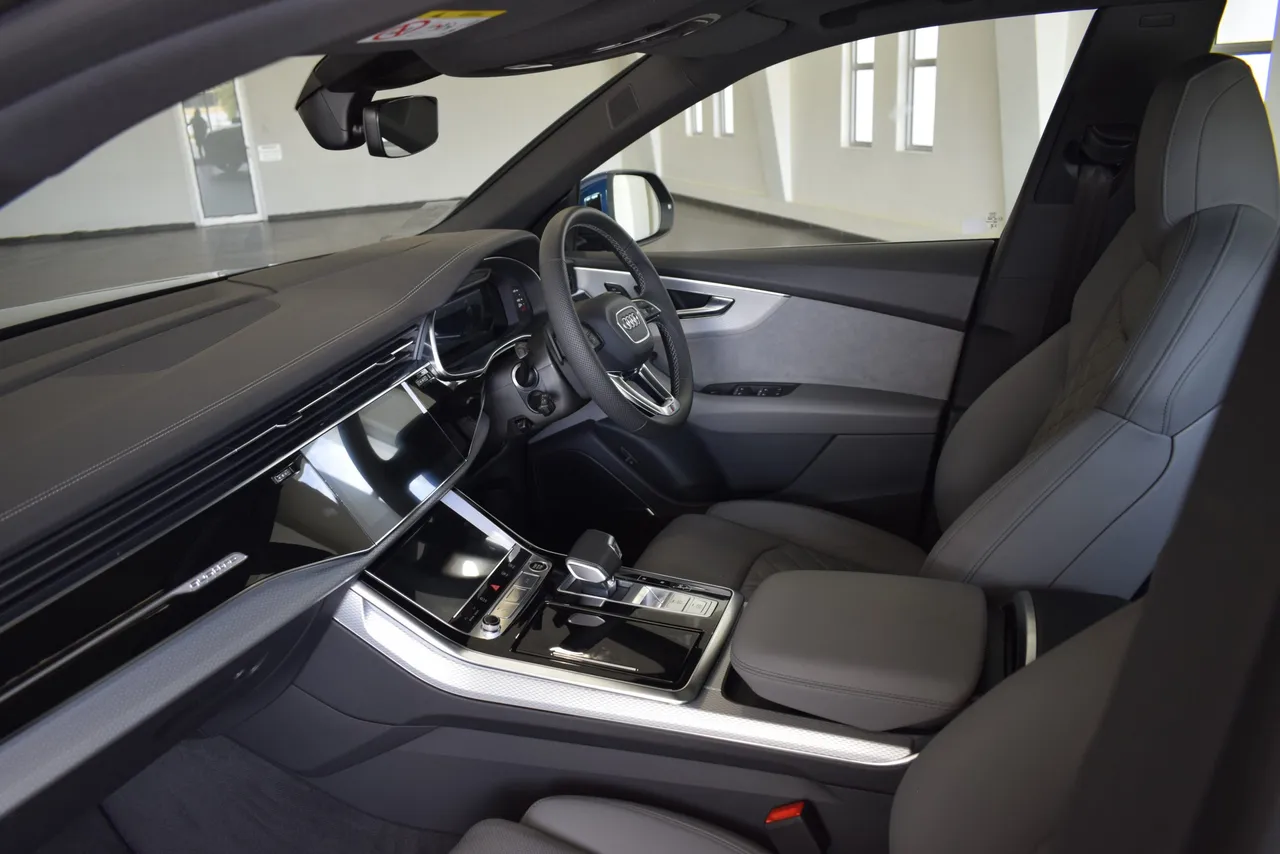 AUDI Q8 55 TFSI 250KW QUATTRO TIPTRONIC PLATINUM ADDITION — photo 3