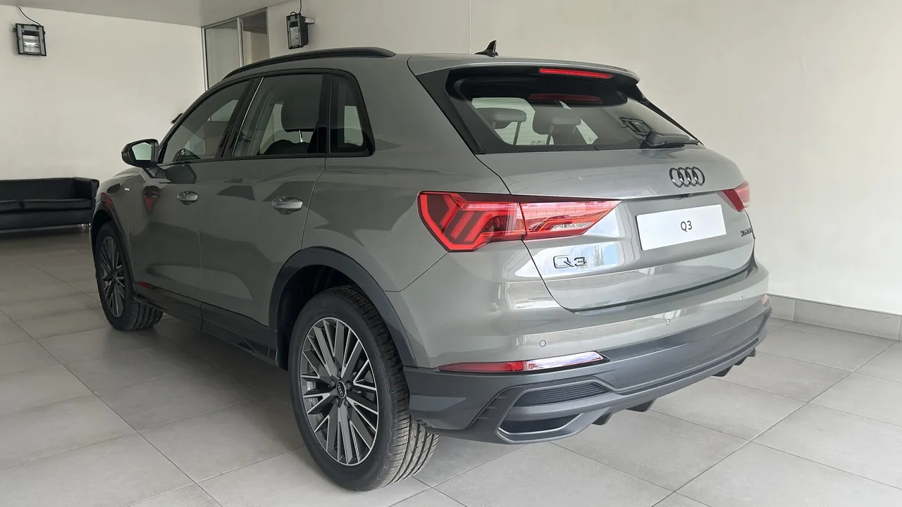 Demo AUDI Q3 35 TFSI Black Edition — photo 4