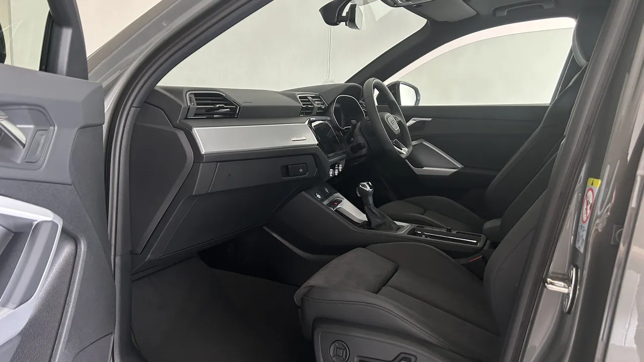 Demo AUDI Q3 35 TFSI Black Edition — photo 3