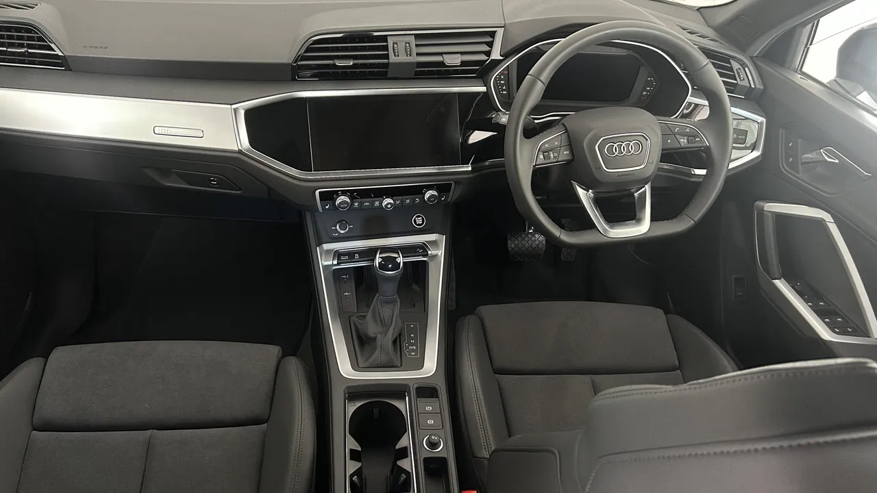 Demo AUDI Q3 35 TFSI Black Edition — photo 2