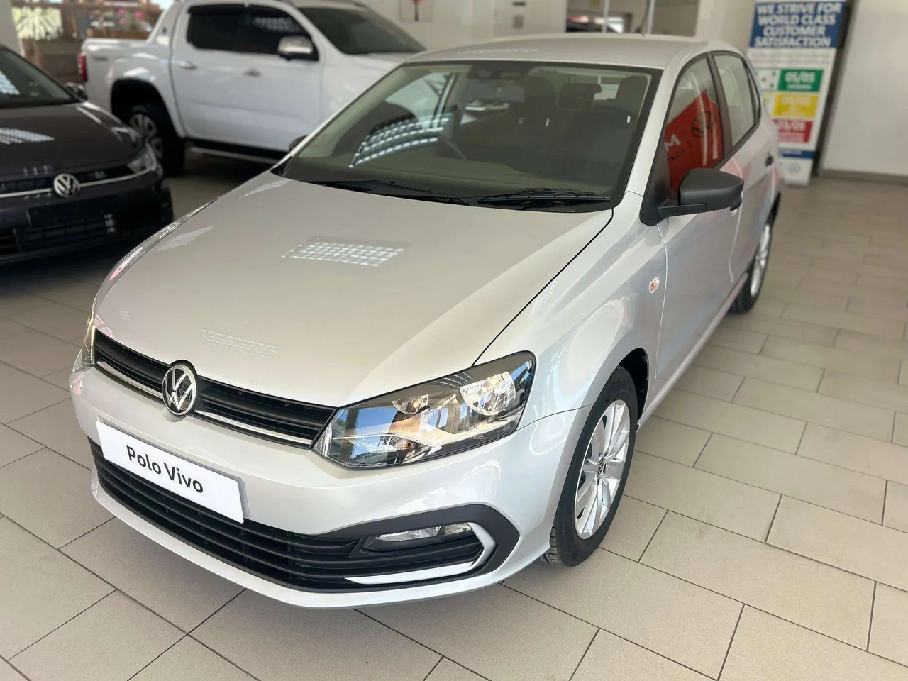 POLO VIVO 1.4 55KW — photo 8