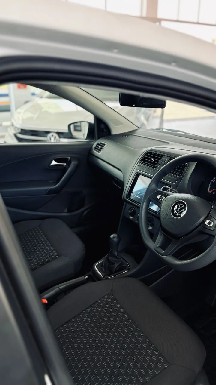 POLO VIVO 1.4 — photo 7