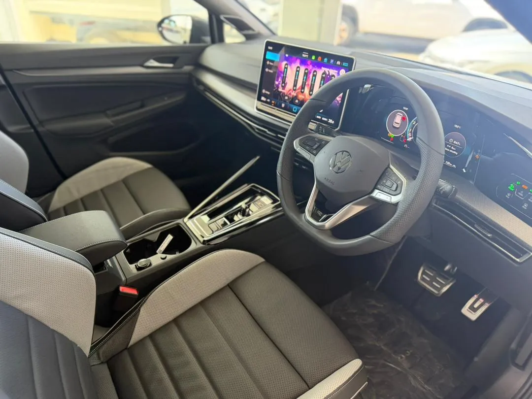 GOLF R-LINE TSI 110KW TIPTRONIC — photo 10
