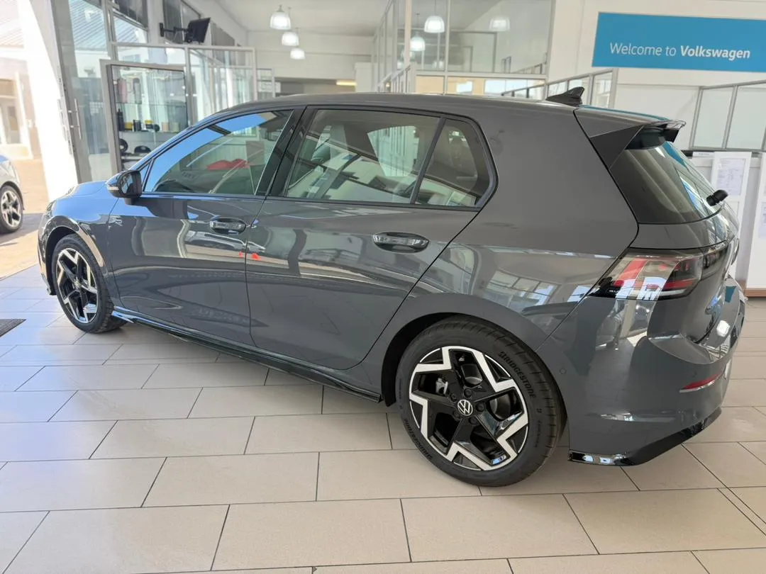 GOLF R-LINE TSI 110KW TIPTRONIC — photo 2