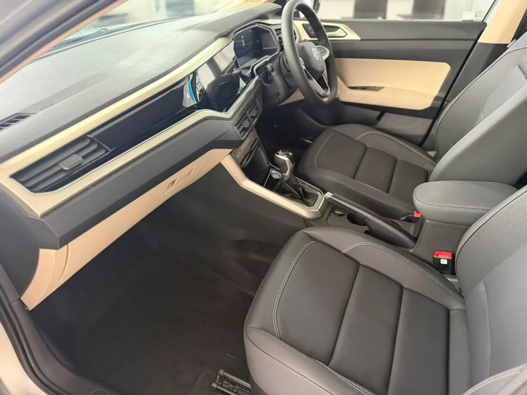 POLO SEDAN 1.0 TSI 85KW STYLE TIPTRONIC — photo 9
