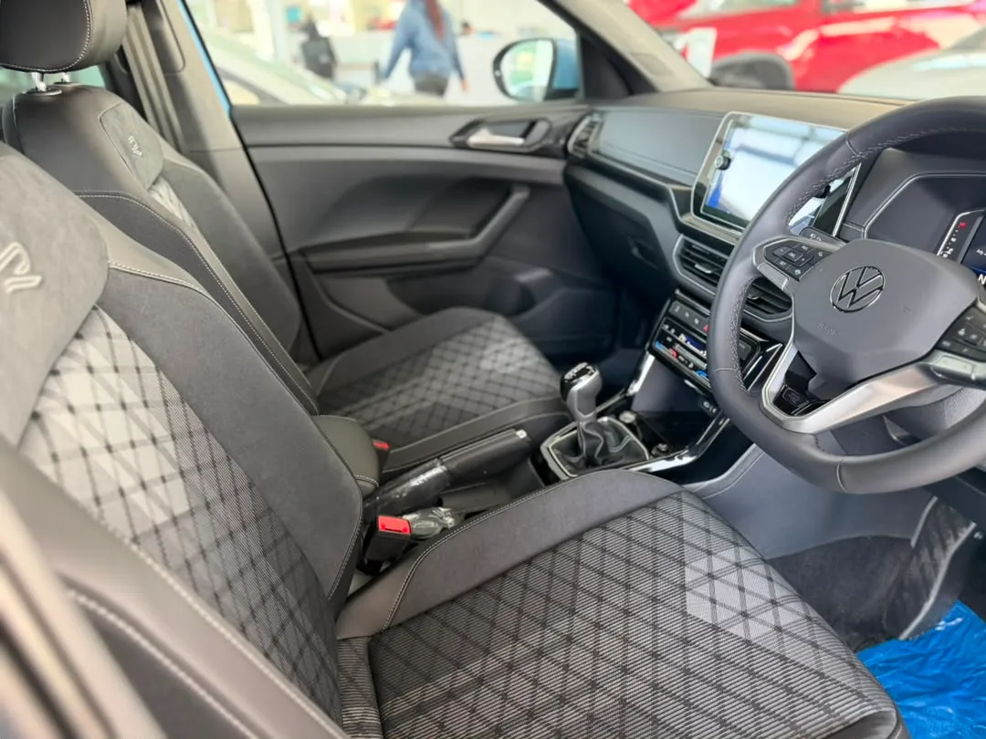 T-CROSS R-LINE 1.0 TSI 85KW 7SPEED DSG — photo 12