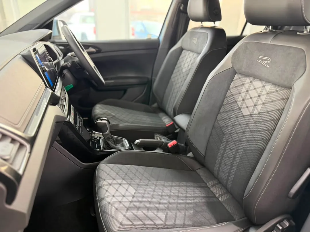 T-CROSS R-LINE 1.0 TSI 85KW 7SPEED DSG — photo 13