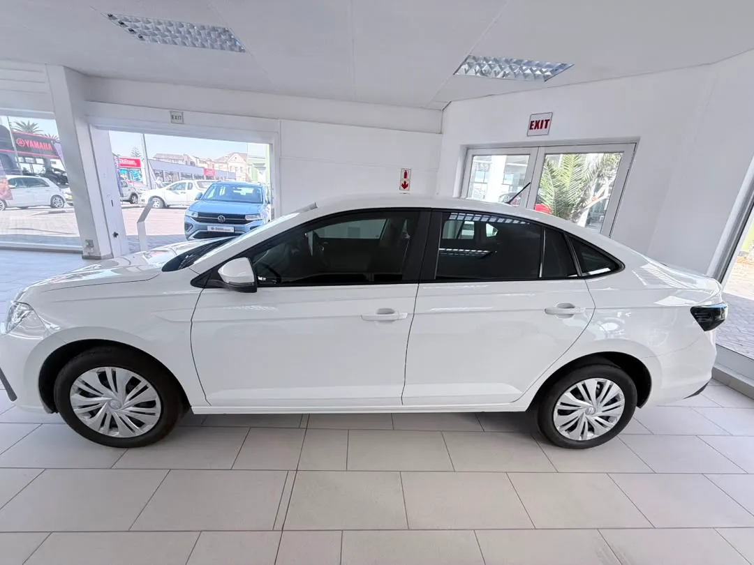 POLO SEDAN 1.6 LIFE — photo 9