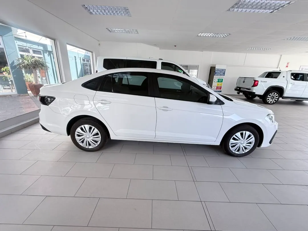 POLO SEDAN 1.6 LIFE — photo 4