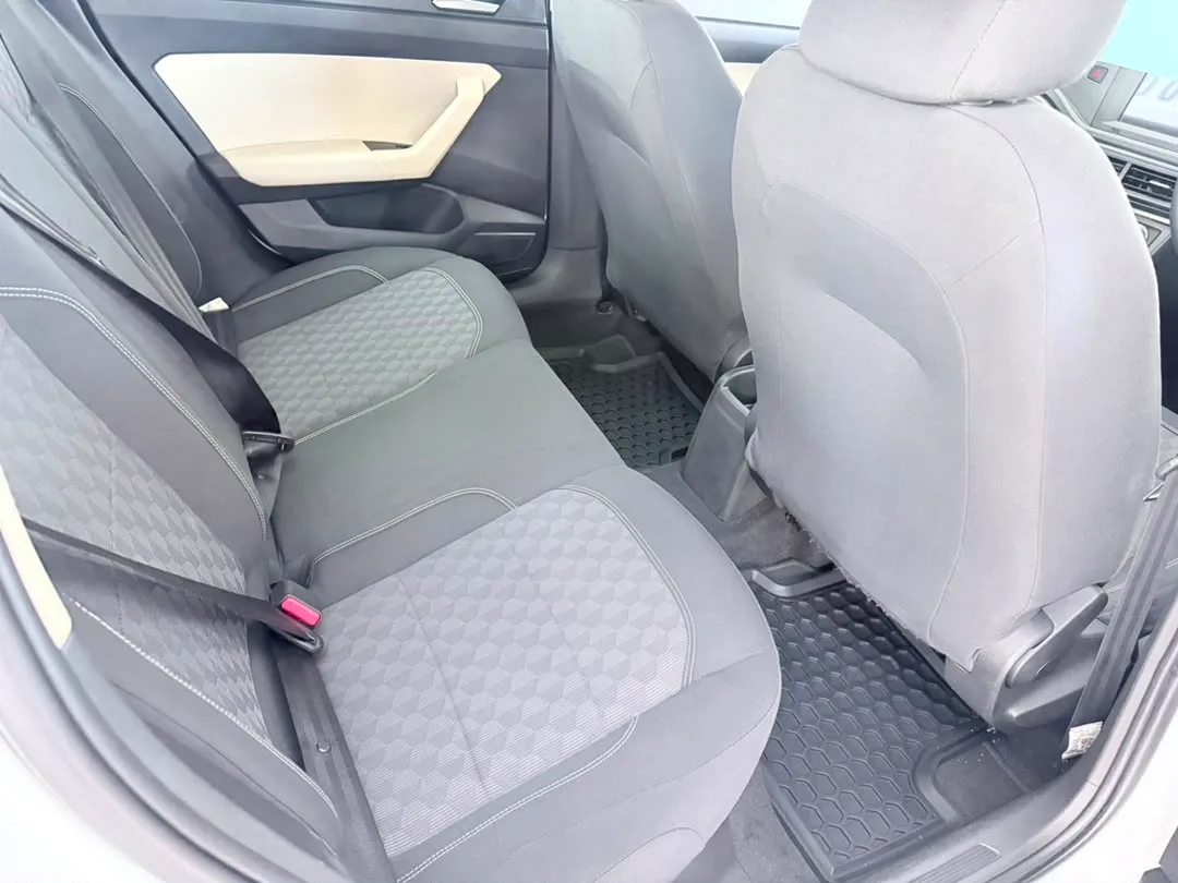 POLO SEDAN 1.6 LIFE — photo 3