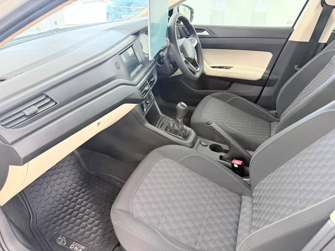 POLO SEDAN 1.6 LIFE — photo 2