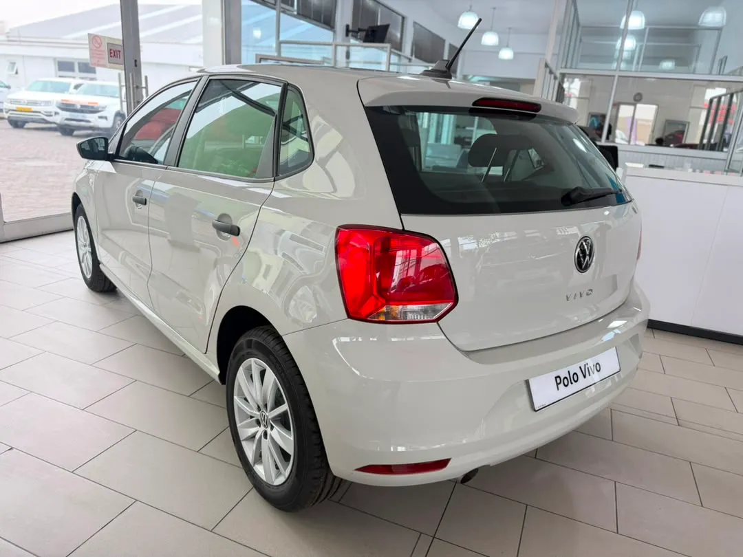 POLO VIVO 1.4 55KW 5SPEED MANUAL — photo 5