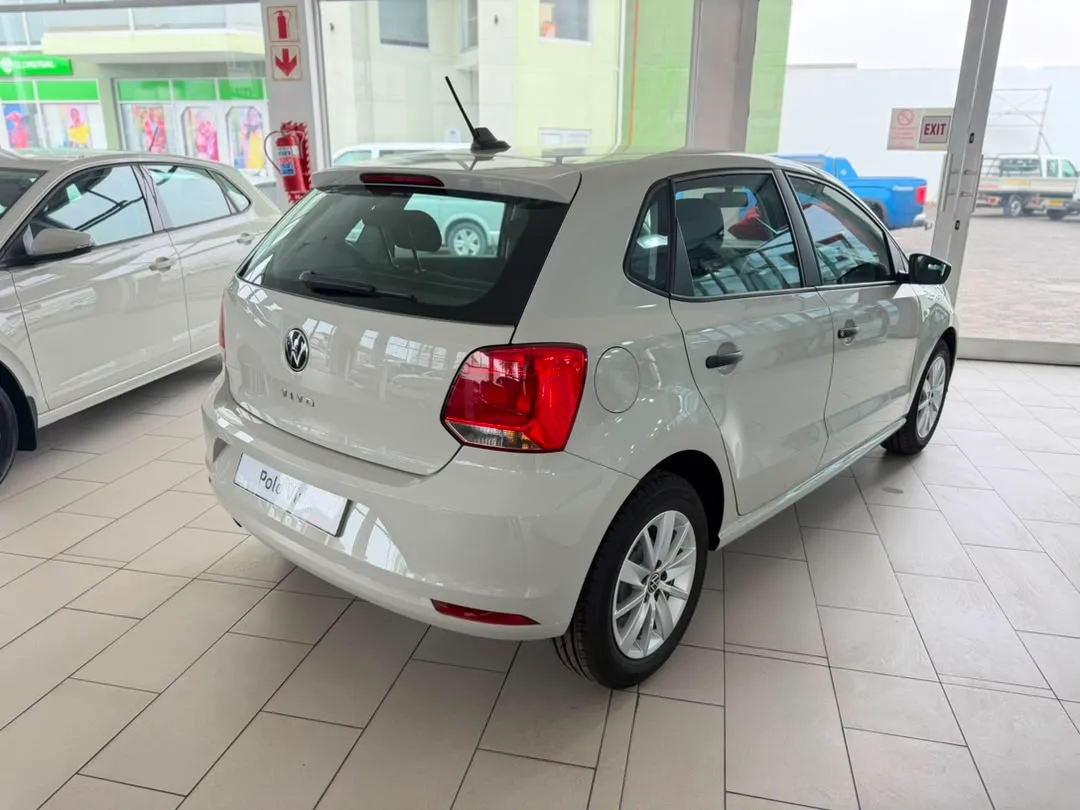 POLO VIVO 1.4 55KW 5SPEED MANUAL — photo 3